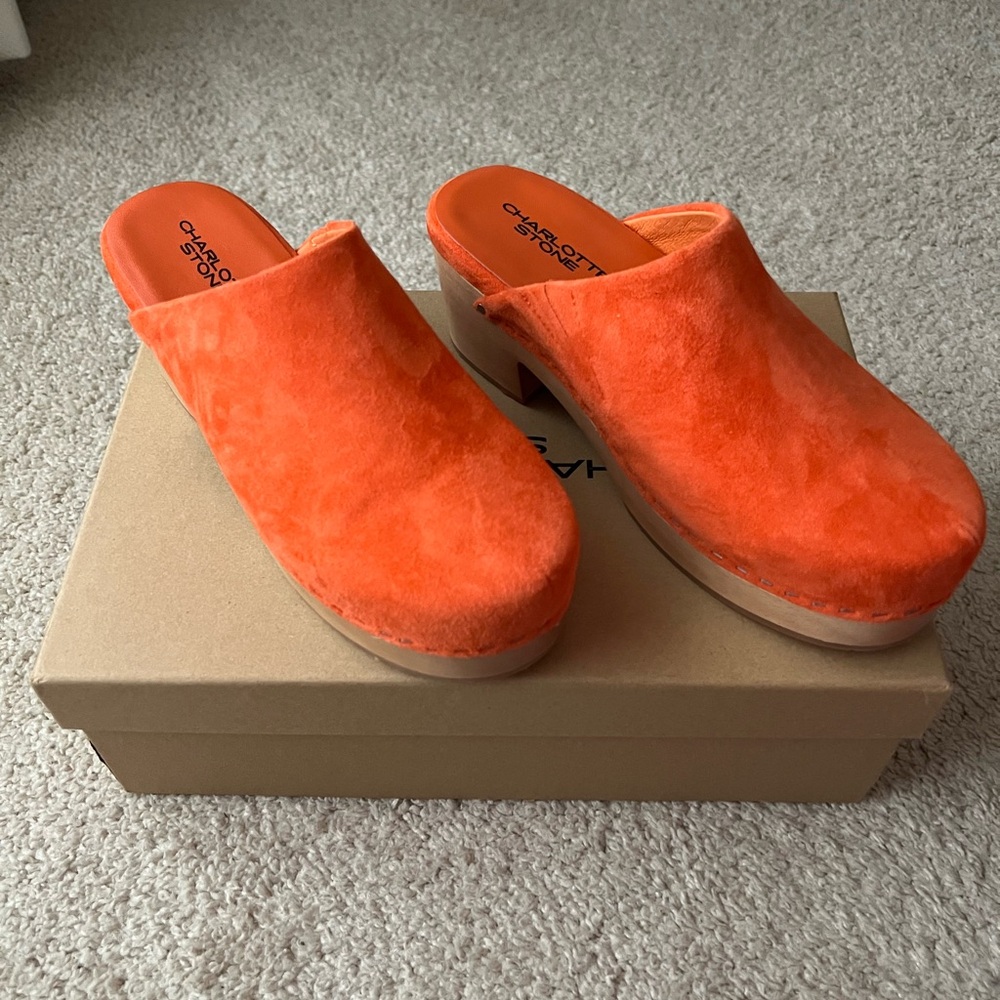 Charlotte Stone Martino Clogs - Curry 7